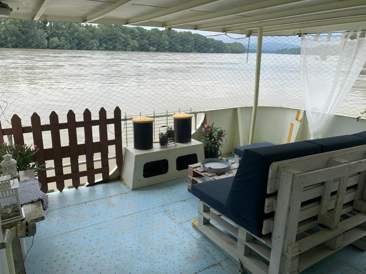 Certo Nautica Hotel Pozsony Kültér fotó